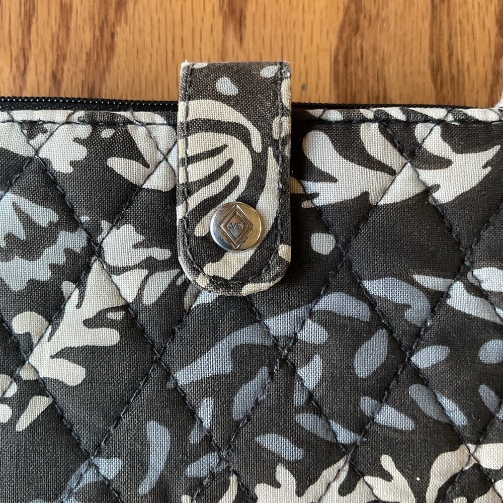 Vera Bradley Black and Blue Quilted Wristlet trifold - Picture 5 of 7